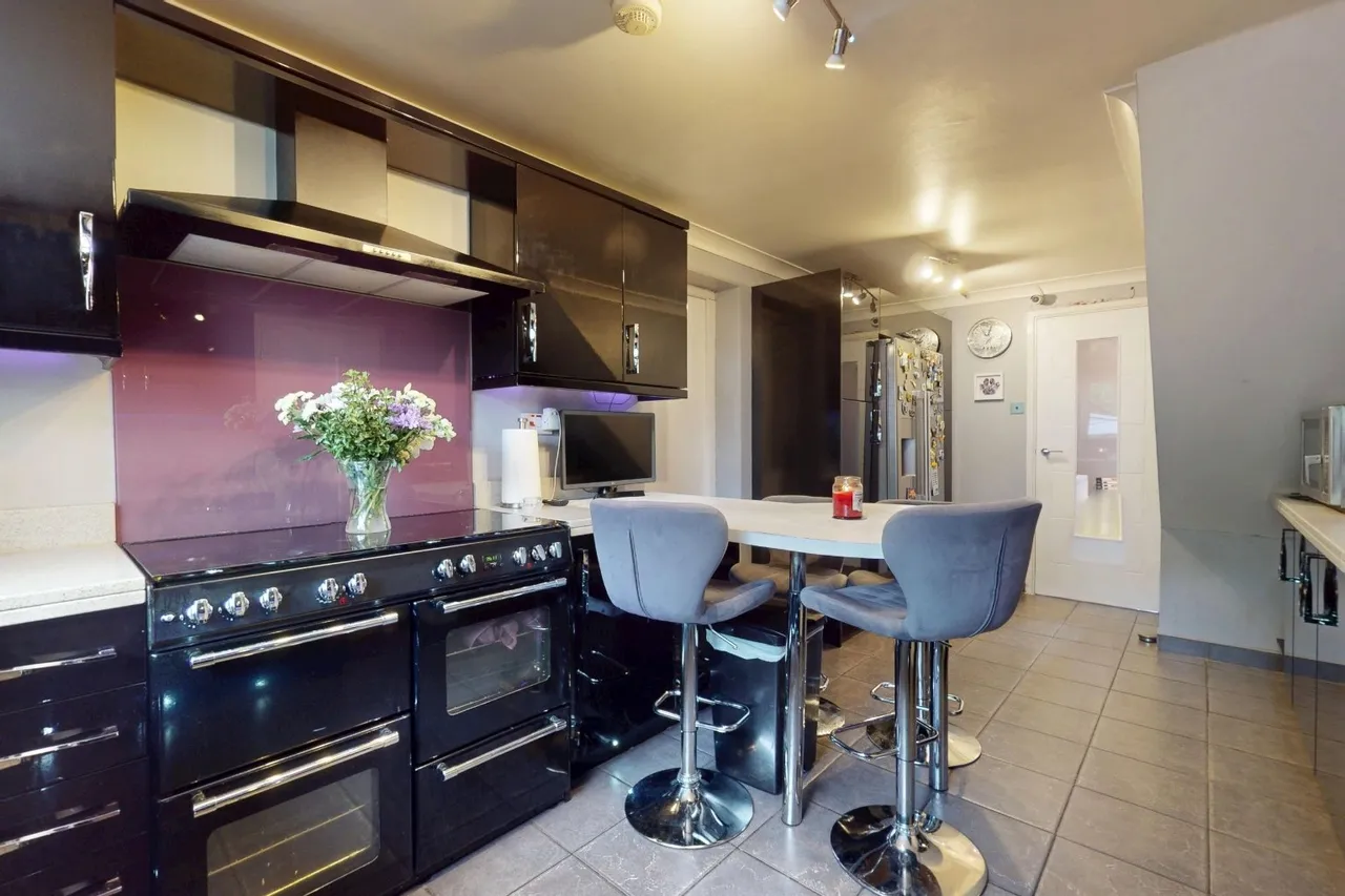 Heron Close, Holmer Lake, Telford TF3 1NS, photo 6