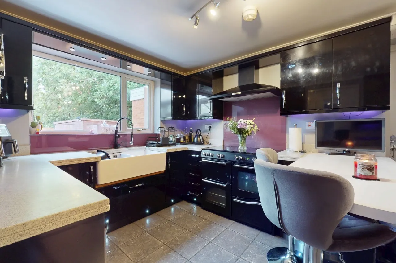 Heron Close, Holmer Lake, Telford TF3 1NS, photo 5