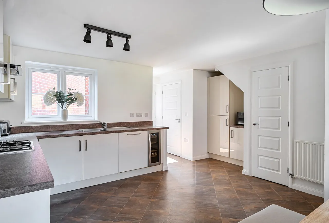 Blackberry Close, Gloucestershire, Yate, BS37 7DE, photo 3
