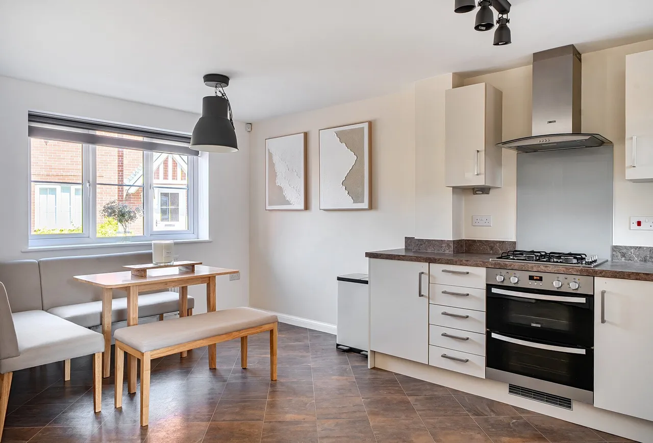 Blackberry Close, Gloucestershire, Yate, BS37 7DE, photo 2
