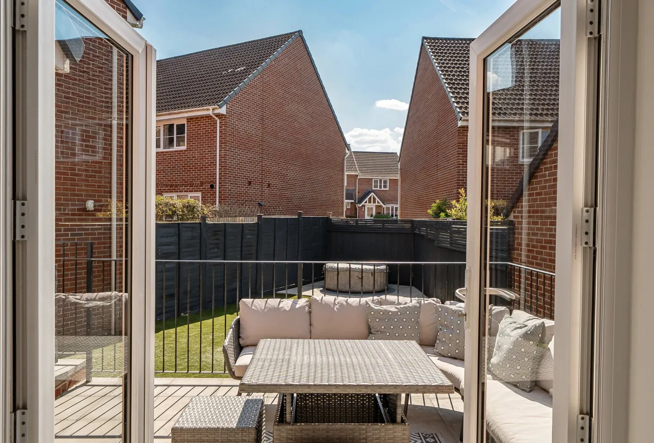 Blackberry Close, Gloucestershire, Yate, BS37 7DE, photo 12