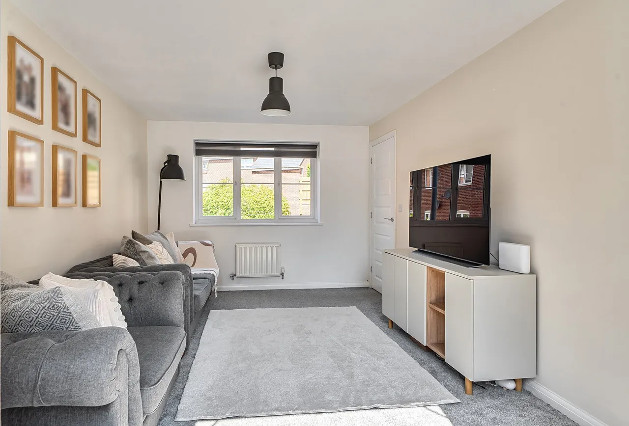 Blackberry Close, Gloucestershire, Yate, BS37 7DE, photo 16