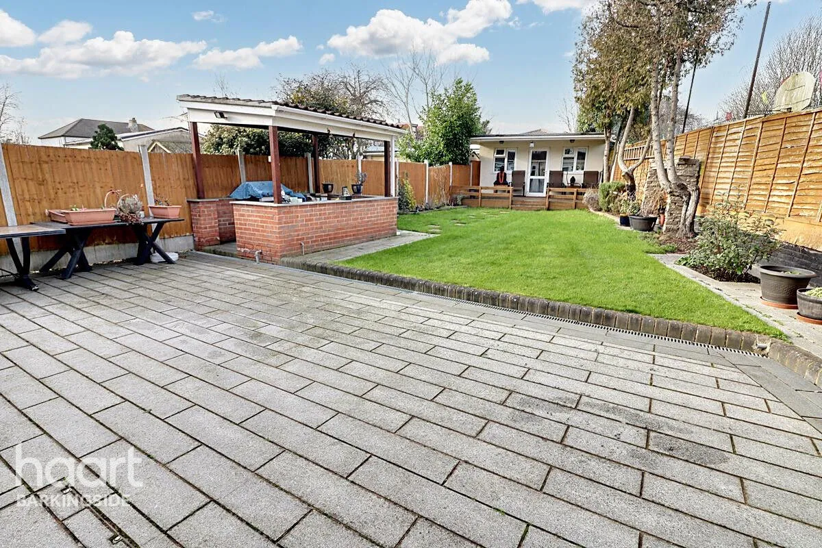 Eastern Avenue, Newbury Park, IG2, photo 20