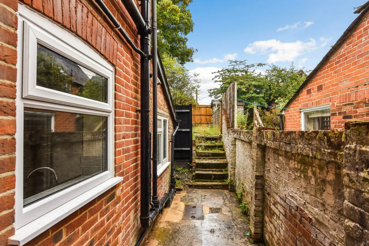 Romsey Road, Winchester, photo 12