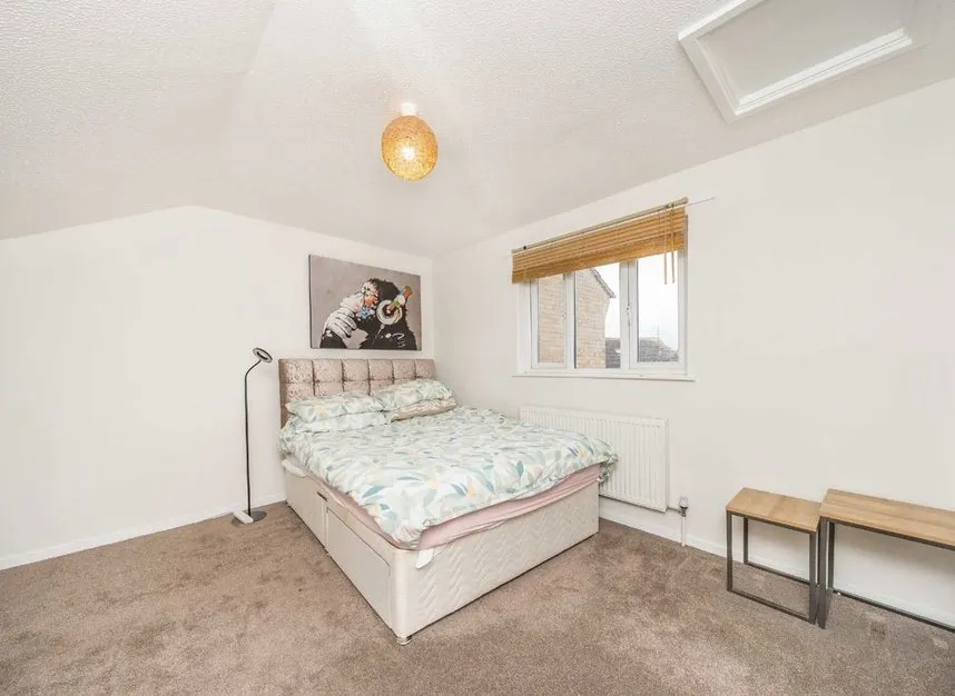 Cheeseman Close, Hampton, TW12, photo 8