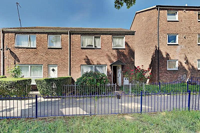 3 bed house for sale — Chenappa Close, London E13 8DY