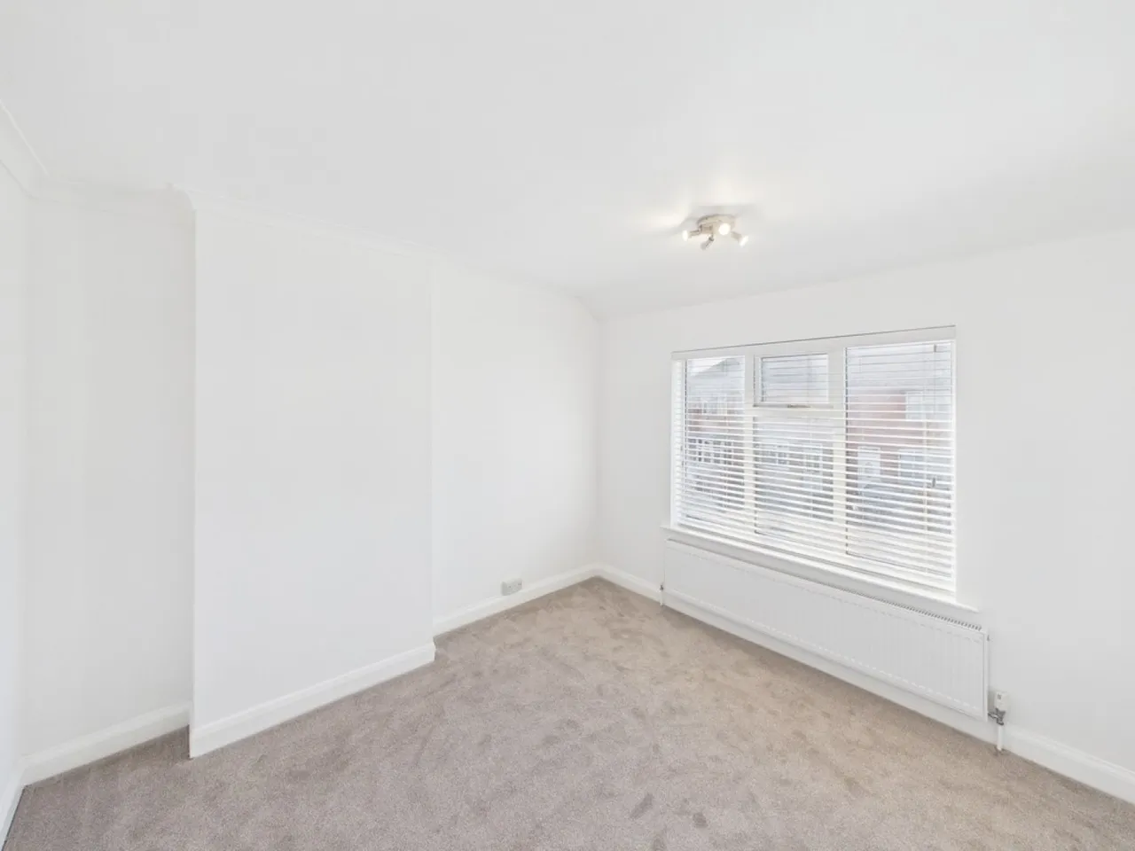 Jean Drive , Leicester, photo 7