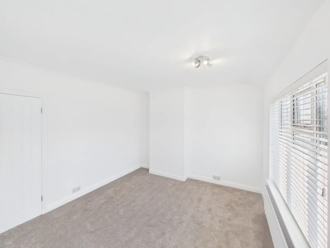 Jean Drive , Leicester, photo 8