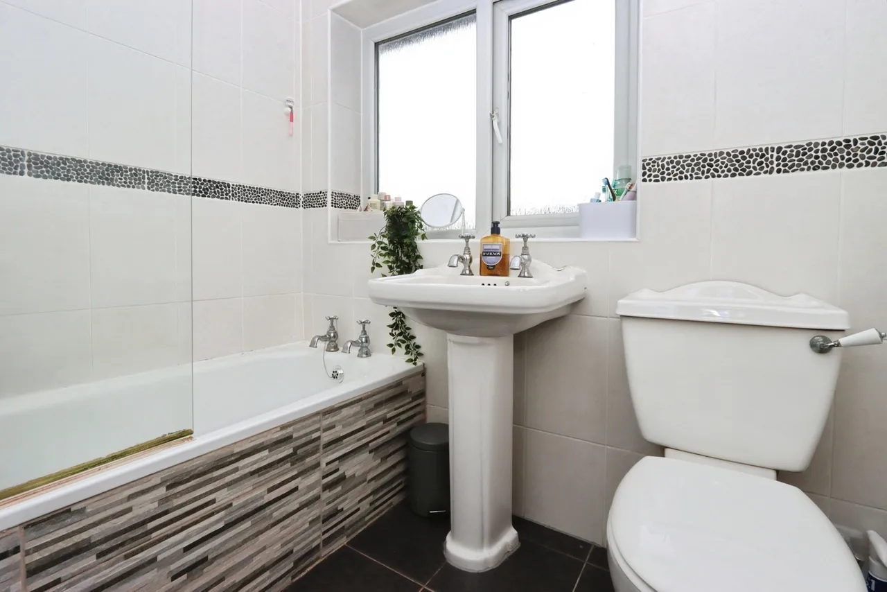 Masefield Road, Sheffield, South Yorkshire, S13, photo 5