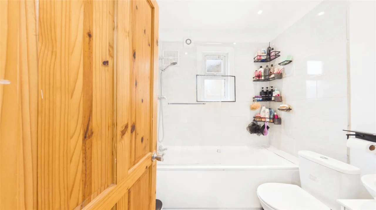 Danbrook Road, SW16, photo 12