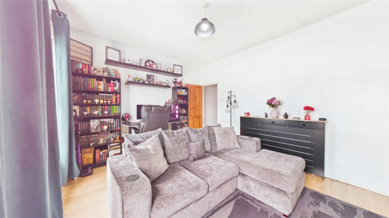 Danbrook Road, SW16, photo 17