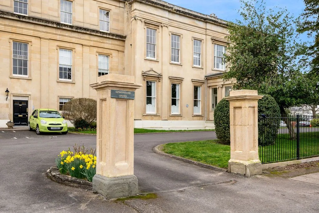 Suffolk Square, Cheltenham, GL50, photo 12
