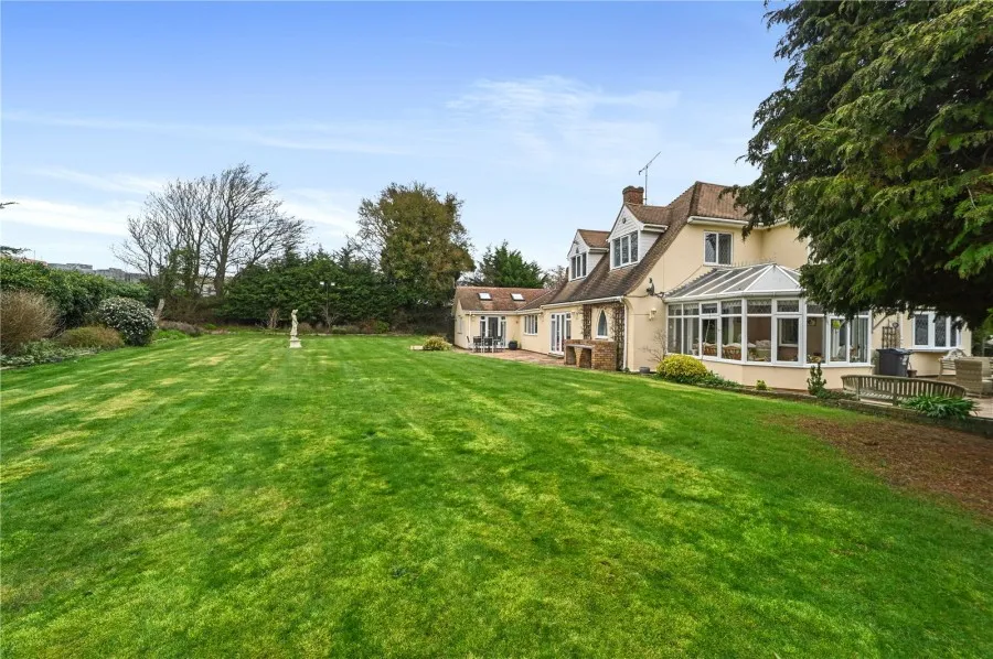 House Under Offer with 4 bedrooms in Thorley, Bishop's Stortford, CM23, photo 26