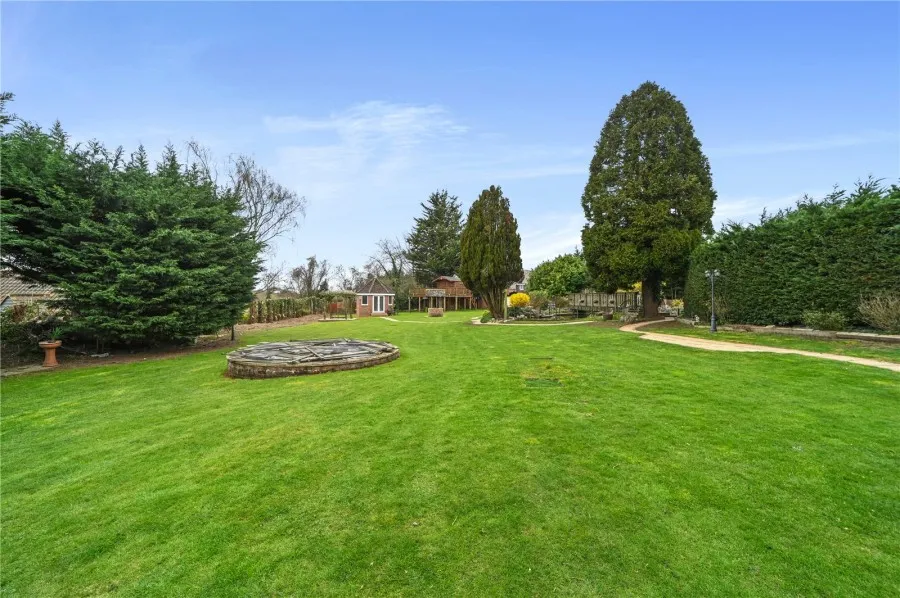 House Under Offer with 4 bedrooms in Thorley, Bishop's Stortford, CM23, photo 28