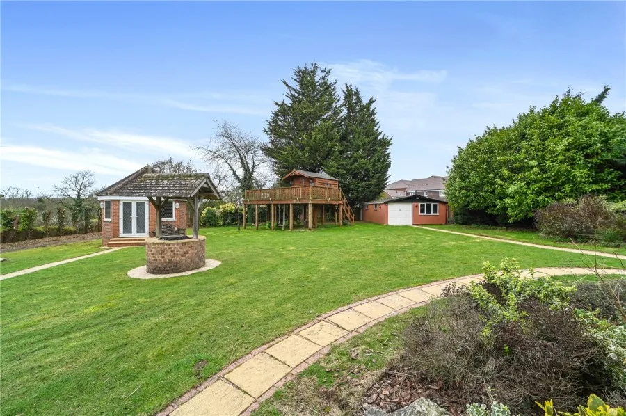 House Under Offer with 4 bedrooms in Thorley, Bishop's Stortford, CM23, photo 22