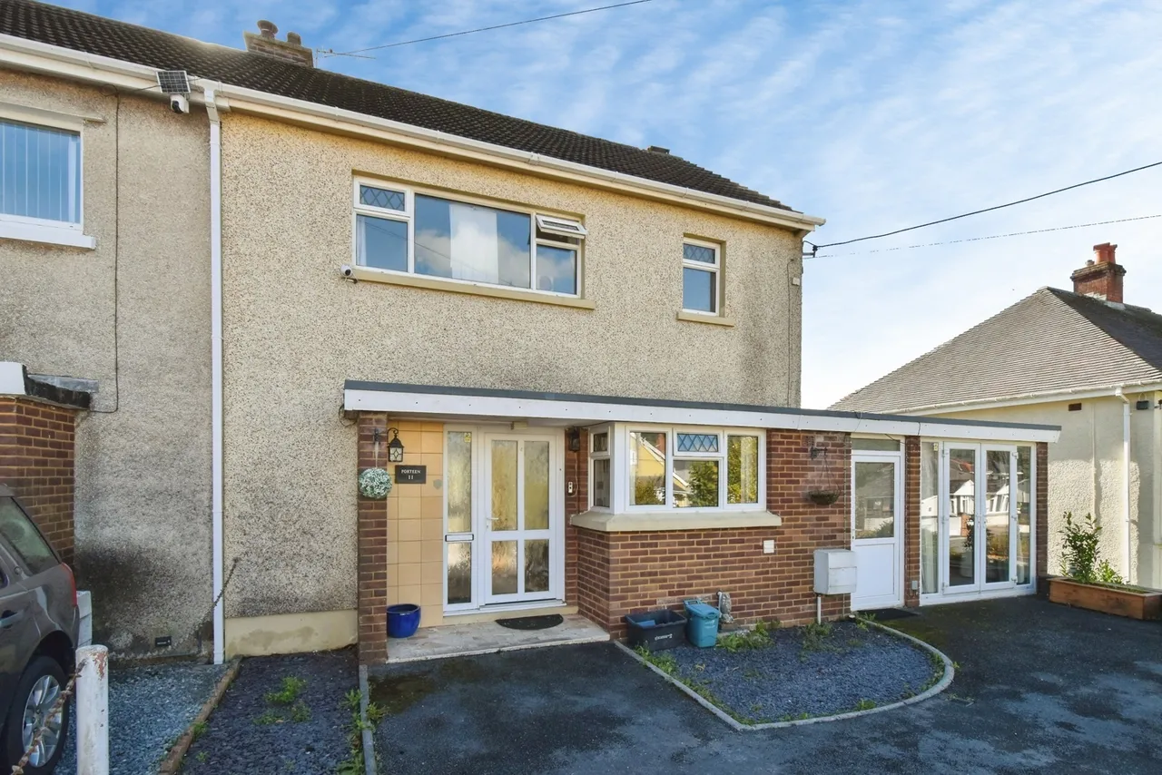 Glynhir Road, Llandybie, SA18, photo 3