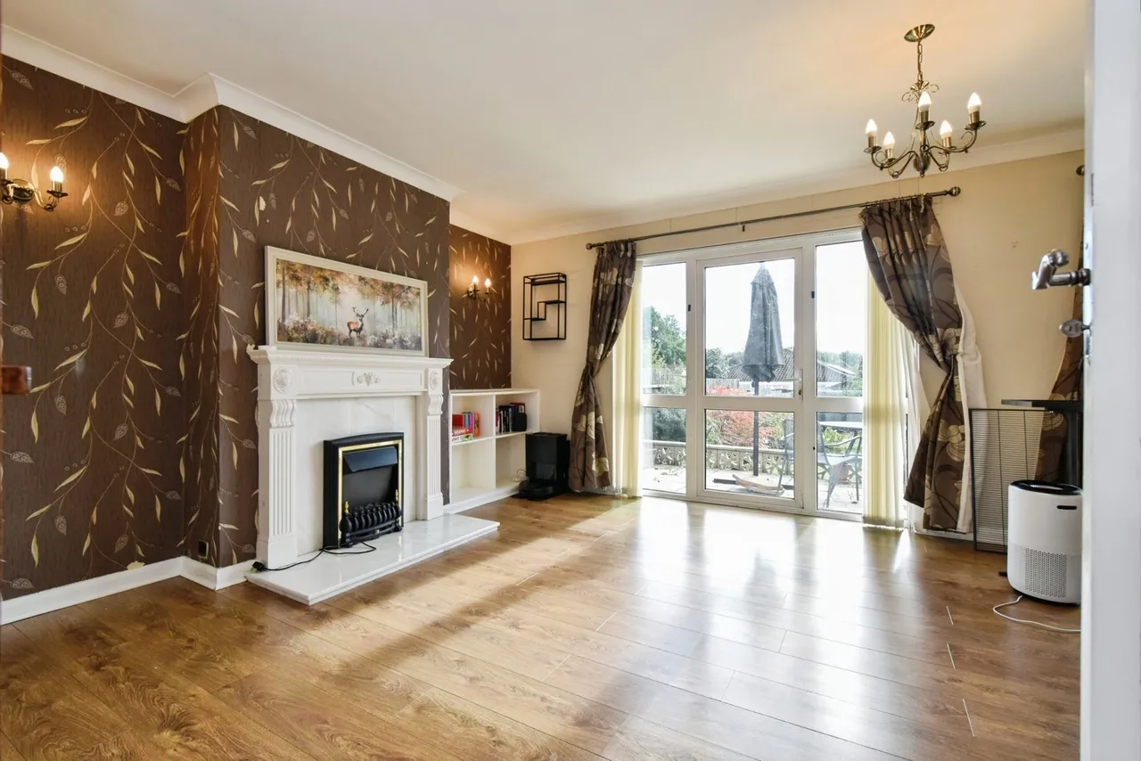 Glynhir Road, Llandybie, SA18, photo 4