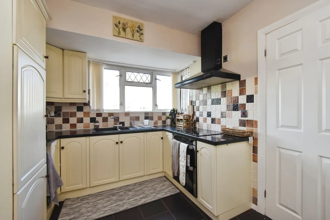 Glynhir Road, Llandybie, SA18, photo 12