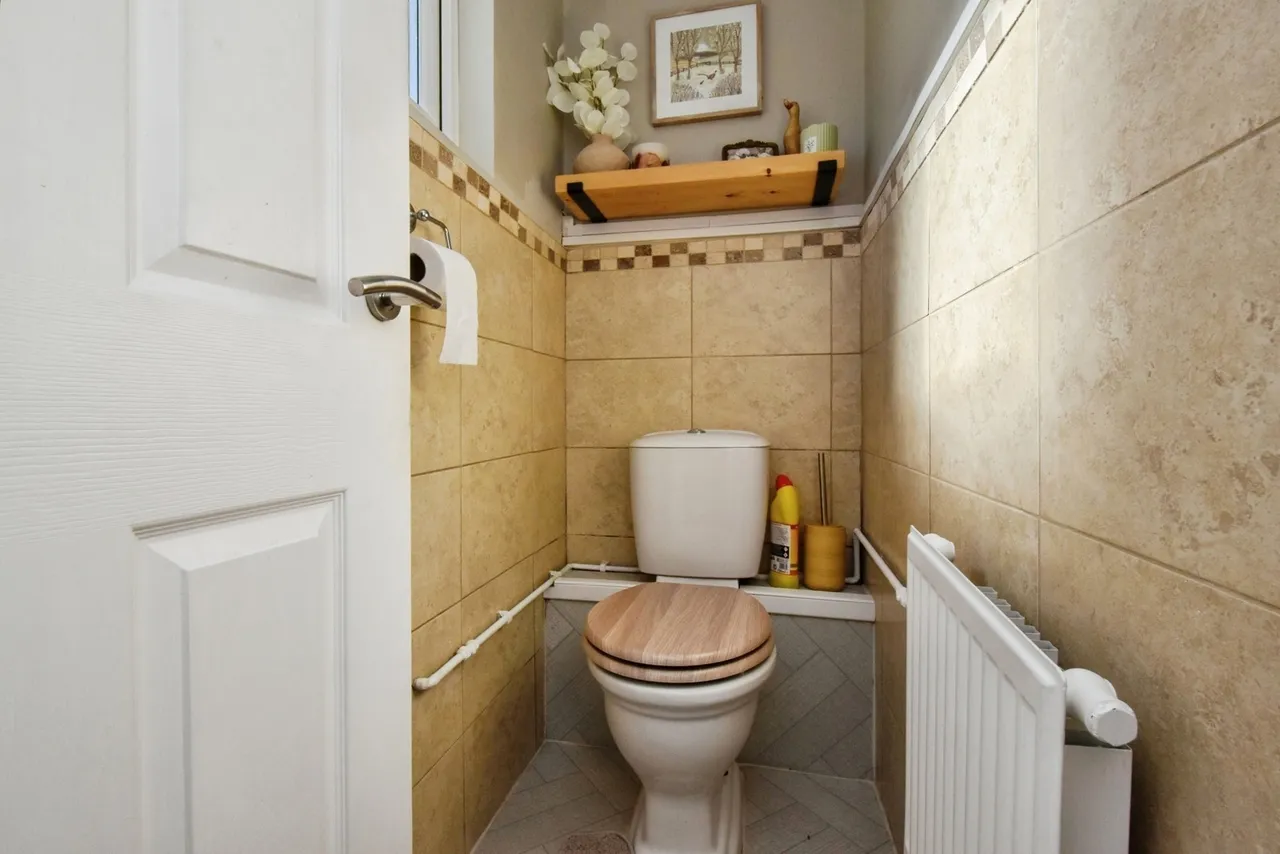 Glynhir Road, Llandybie, SA18, photo 22