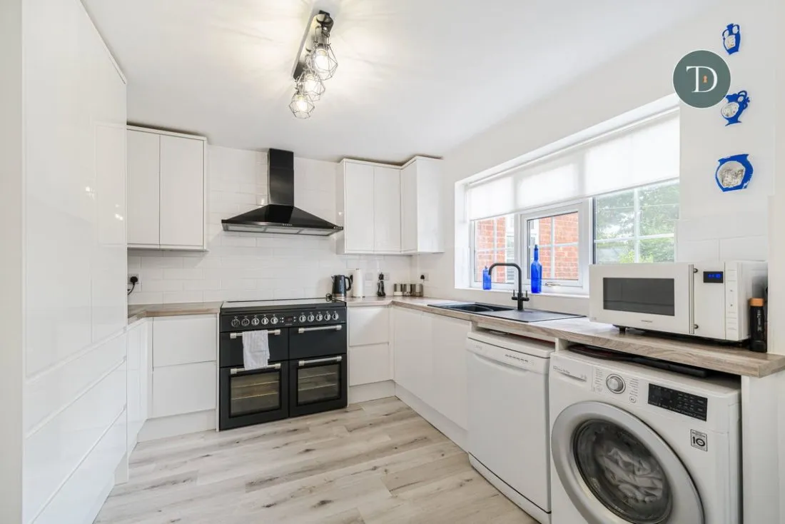 Pennington Green, Great Sutton, CH66 4XJ, photo 6