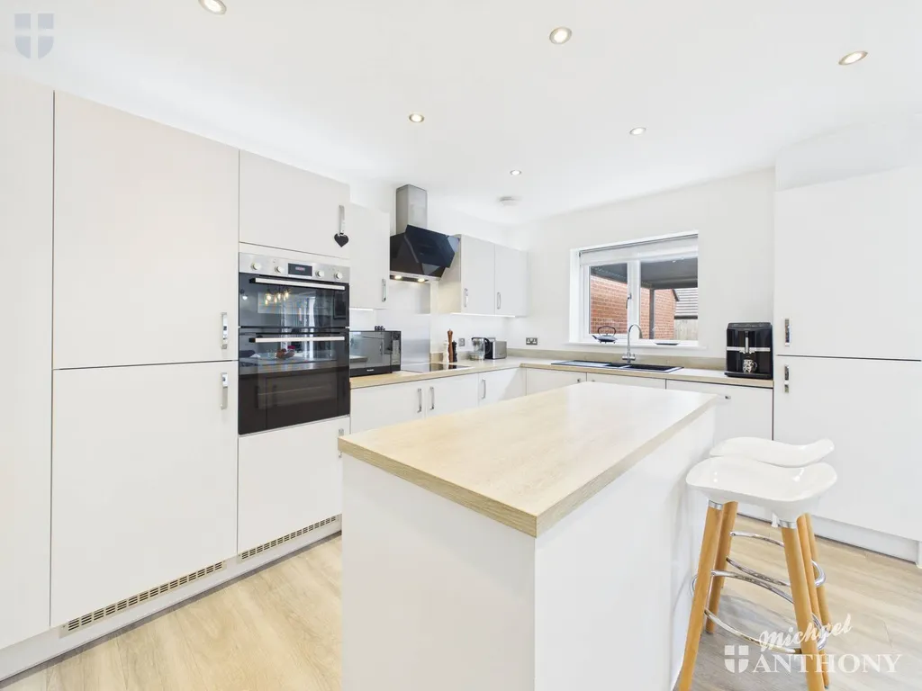Gershwin Road, Stoke Mandeville, Aylesbury, HP21 9GN, photo 2