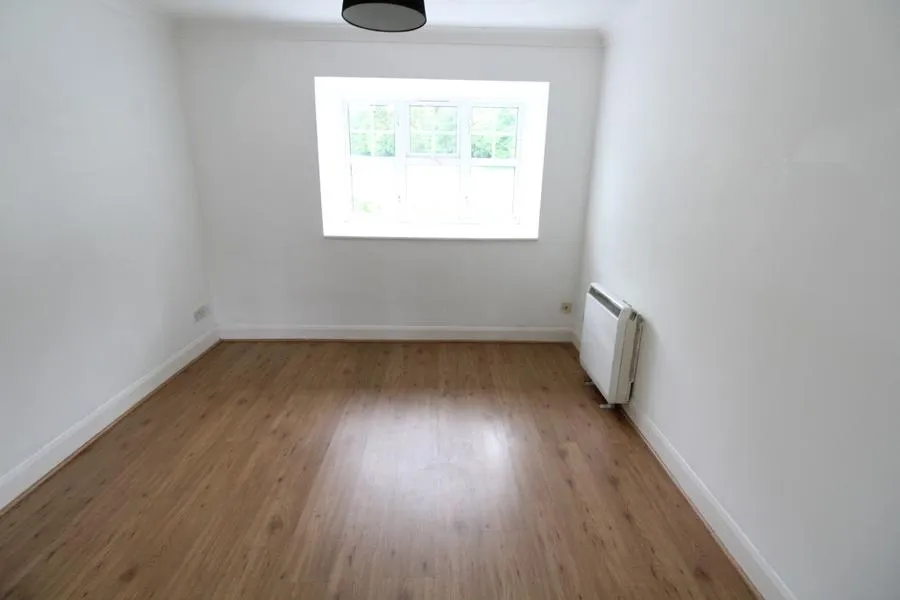 Earls Meade, Luton, LU2, photo 9