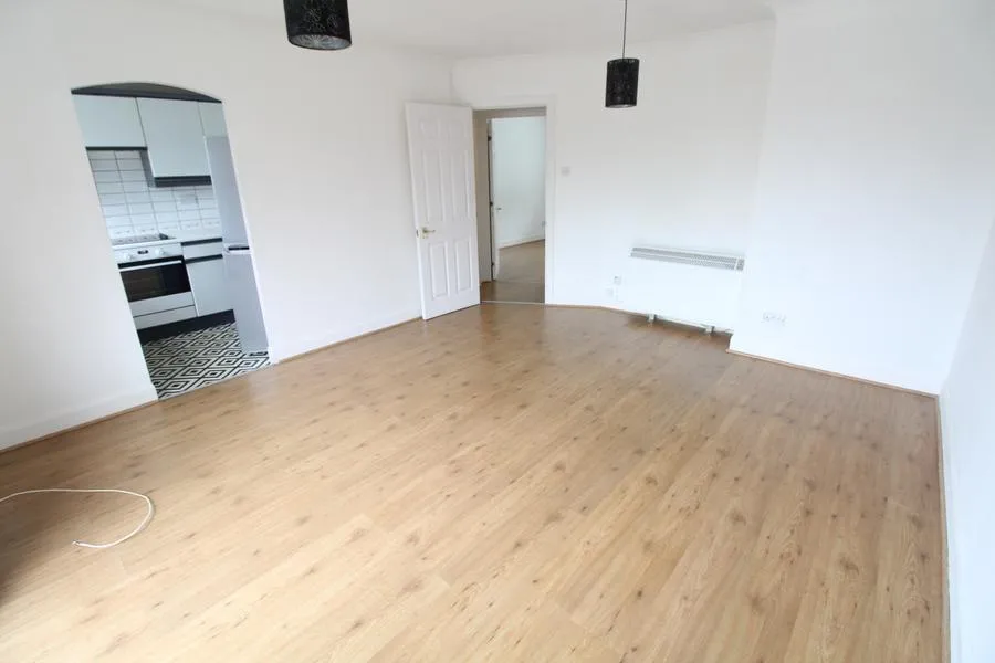 Earls Meade, Luton, LU2, photo 6