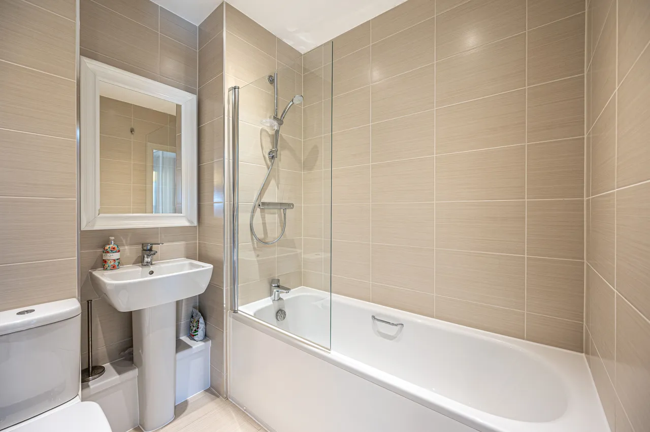 Flat 50, Herald Court, 130 Colindale Avenue, London, photo 12