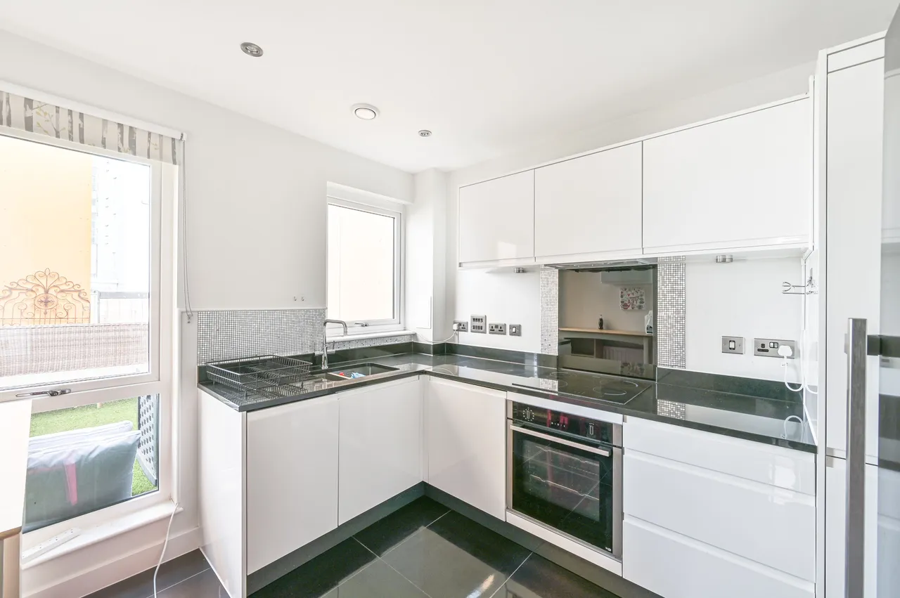 Flat 50, Herald Court, 130 Colindale Avenue, London, photo 6