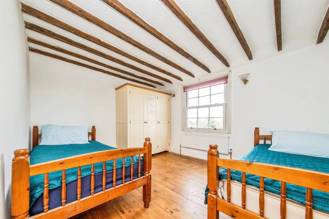 Coggeshall Road, Feering, CO5, photo 61