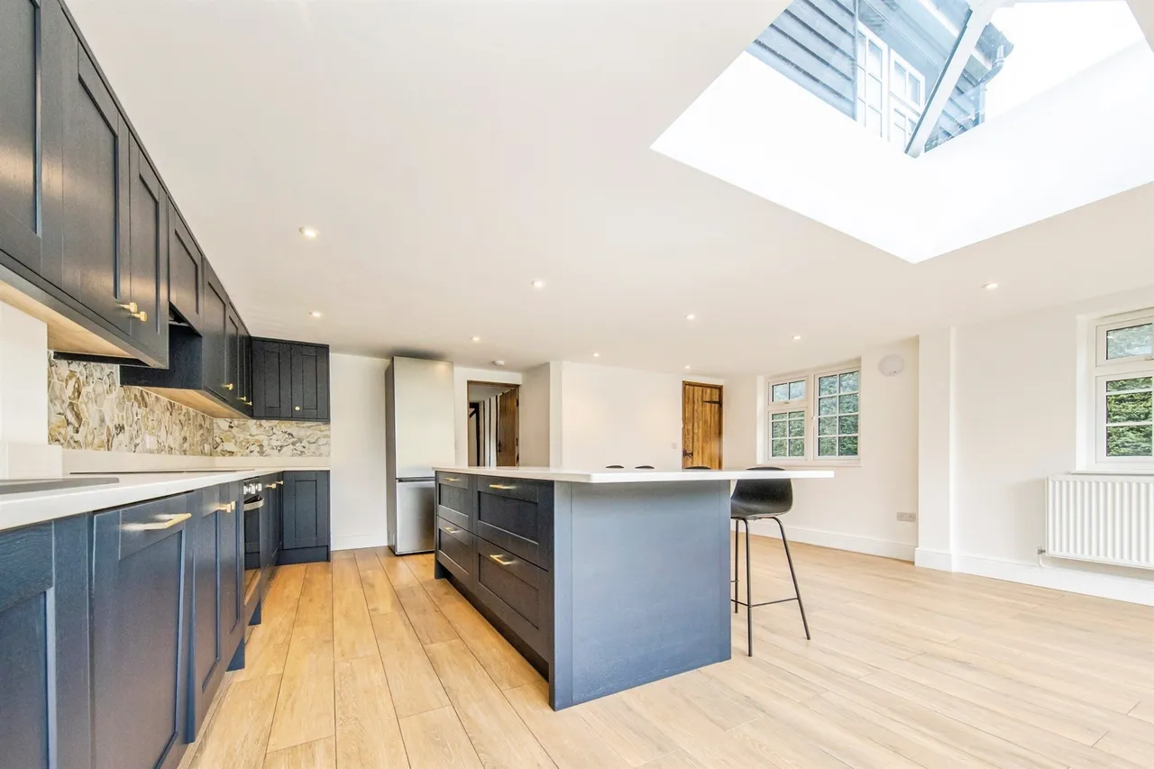 Coggeshall Road, Feering, CO5, photo 45