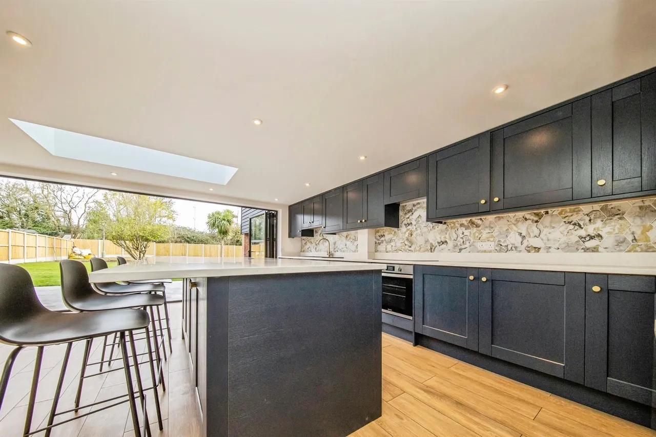 Coggeshall Road, Feering, CO5, photo 39