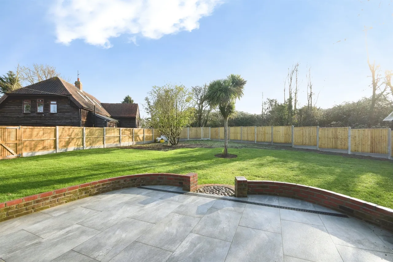 Coggeshall Road, Feering, CO5, photo 21