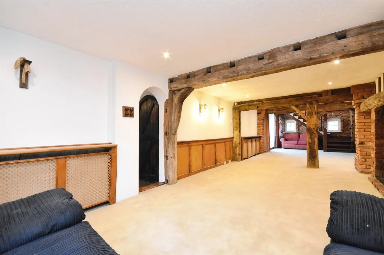 Coggeshall Road, Feering, CO5, photo 3