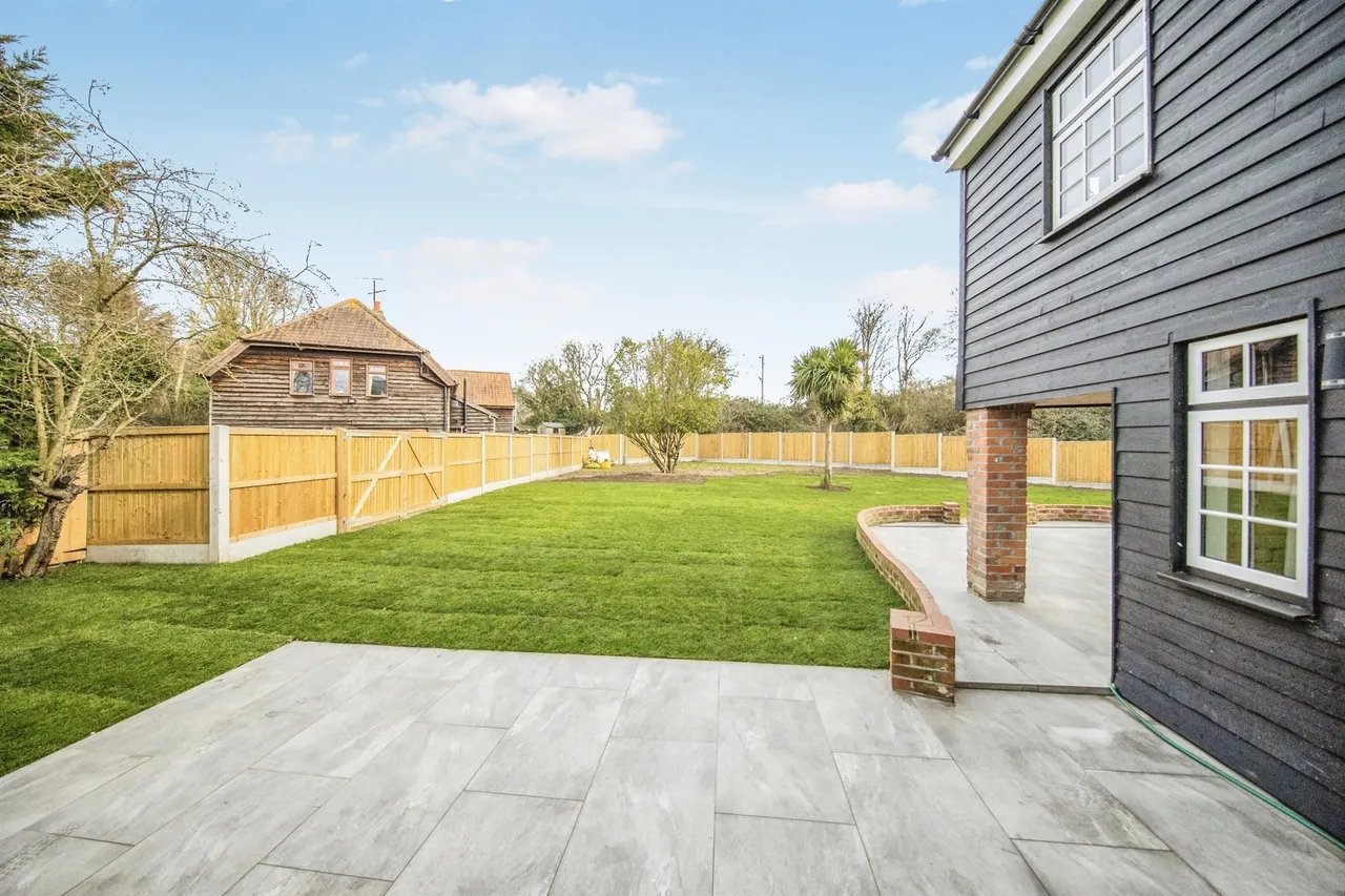 Coggeshall Road, Feering, CO5, photo 76