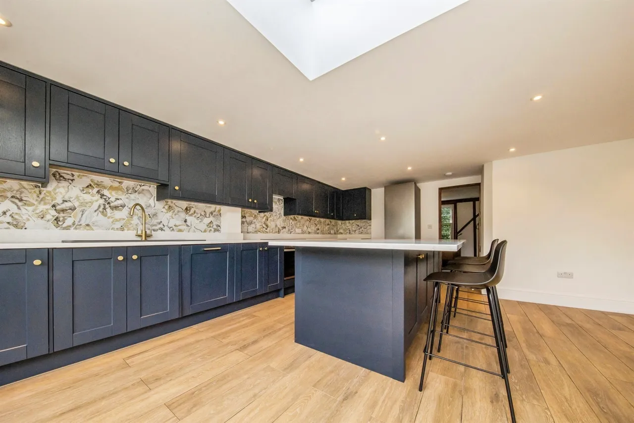 Coggeshall Road, Feering, CO5, photo 43