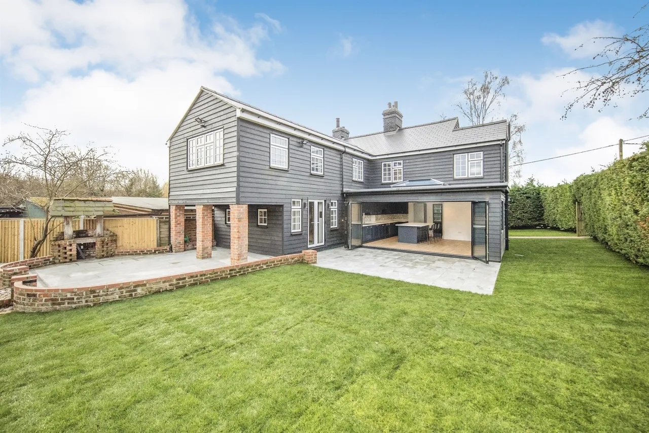 Coggeshall Road, Feering, CO5, photo 67