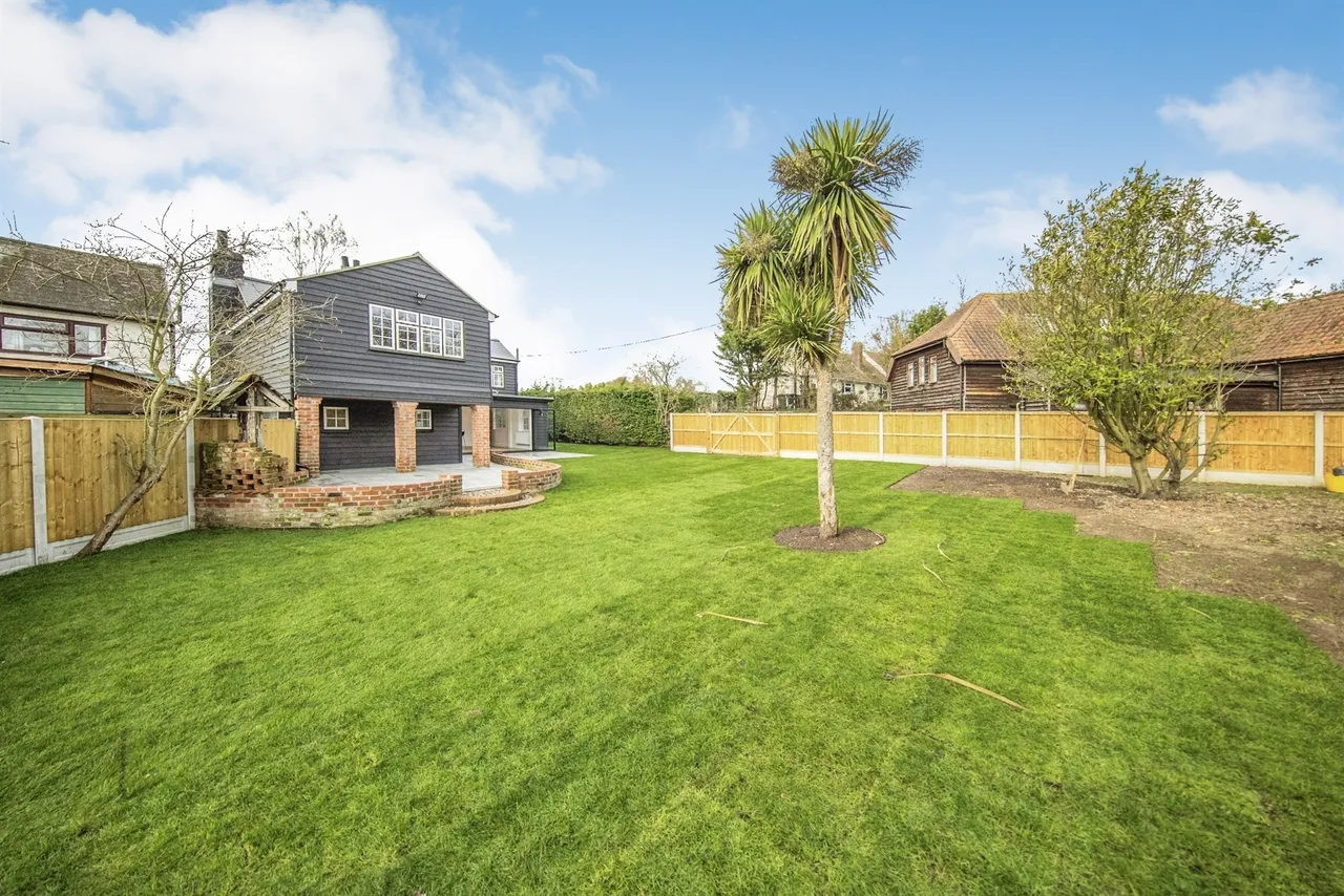 Coggeshall Road, Feering, CO5, photo 73