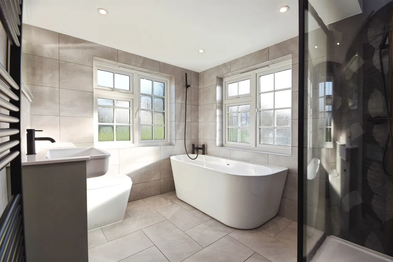 Coggeshall Road, Feering, CO5, photo 17
