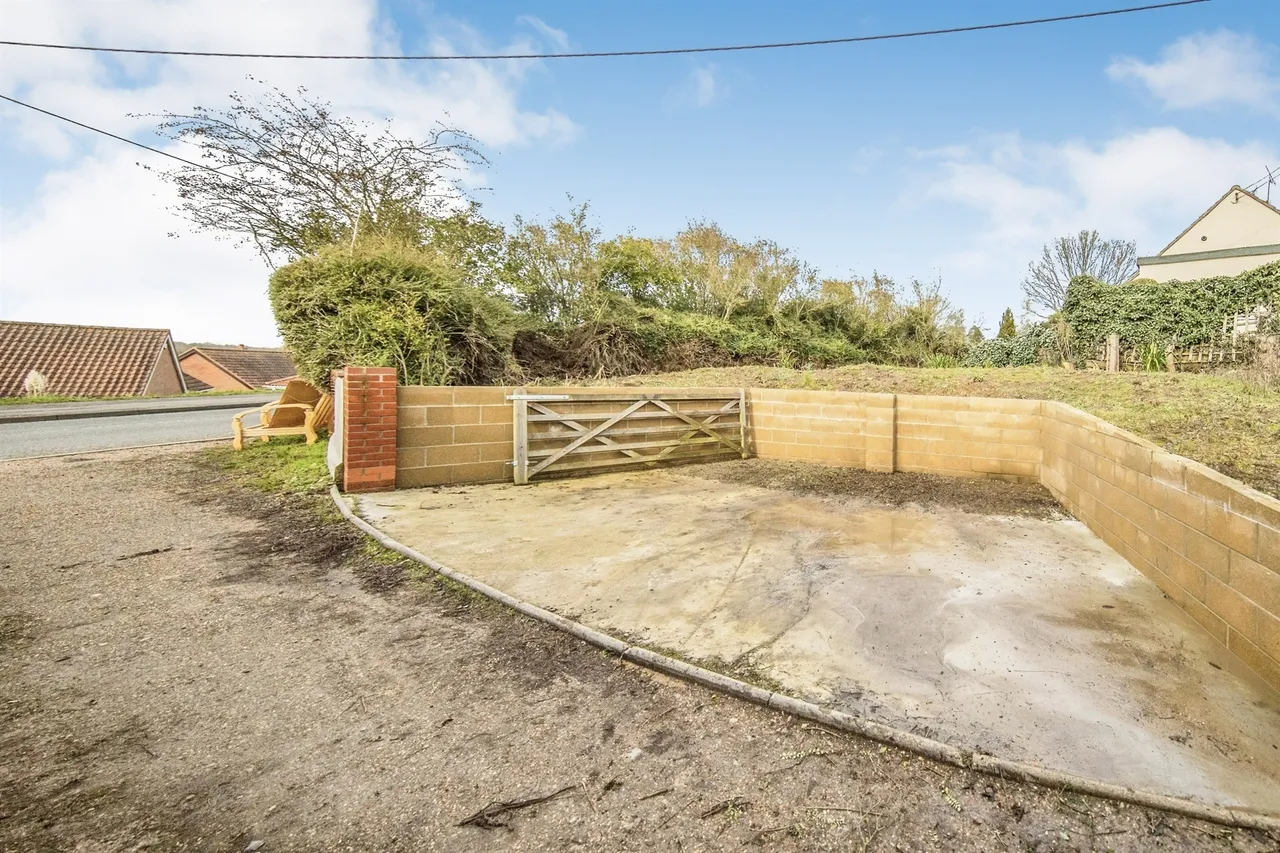 Coggeshall Road, Feering, CO5, photo 64