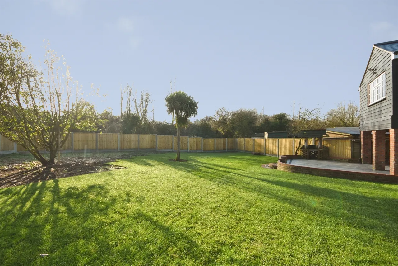 Coggeshall Road, Feering, CO5, photo 23