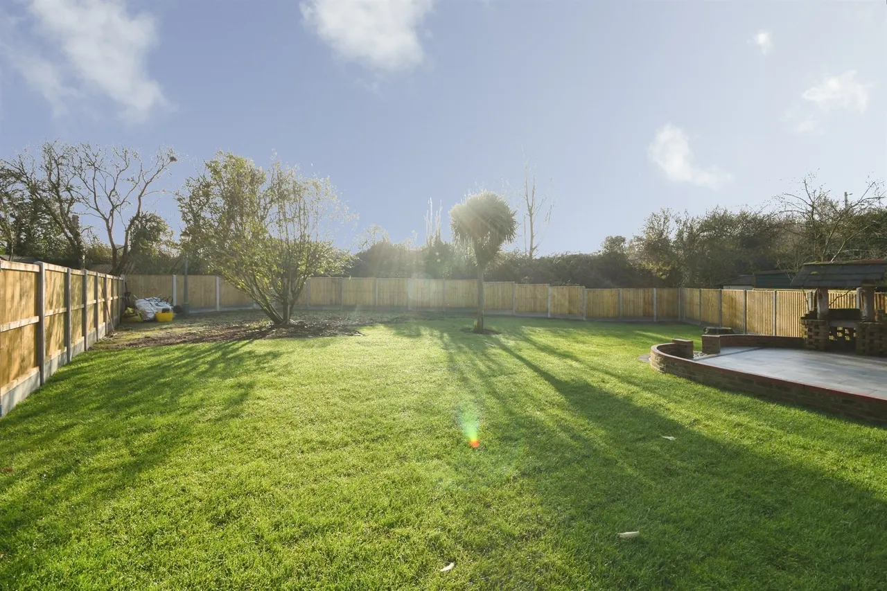 Coggeshall Road, Feering, CO5, photo 20