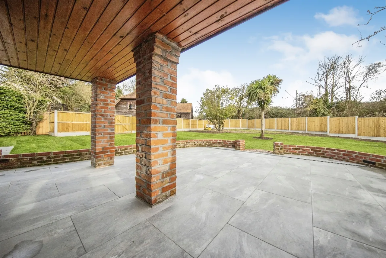 Coggeshall Road, Feering, CO5, photo 75