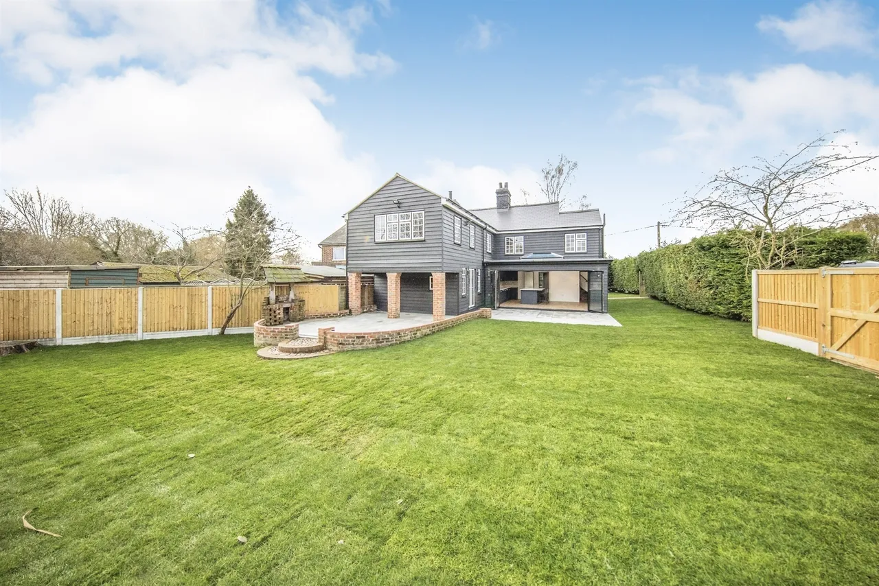 Coggeshall Road, Feering, CO5, photo 69