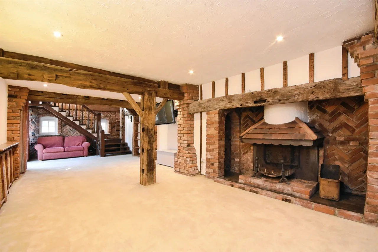 Coggeshall Road, Feering, CO5, photo 4