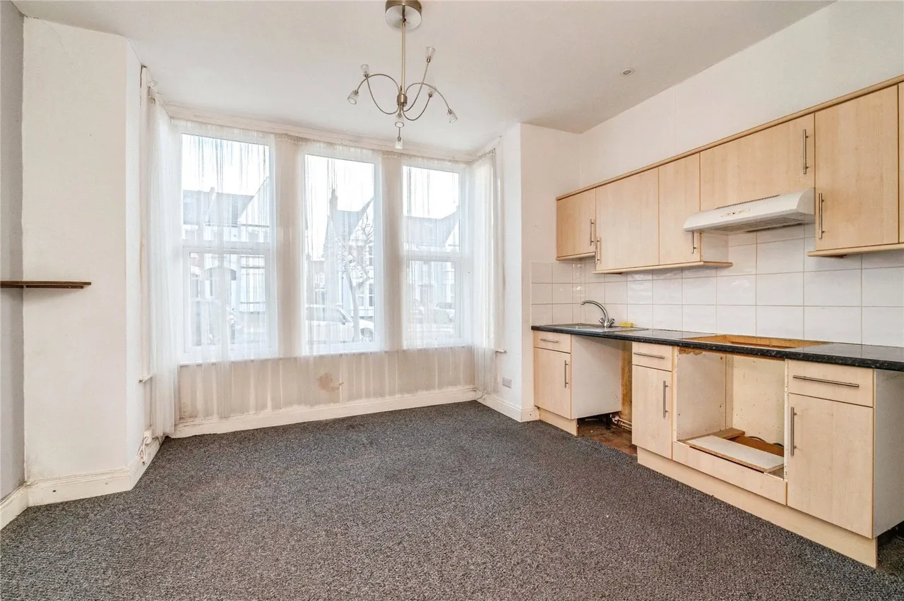 Meteor Road, Westcliff-On-Sea, Essex, SS0, photo 3