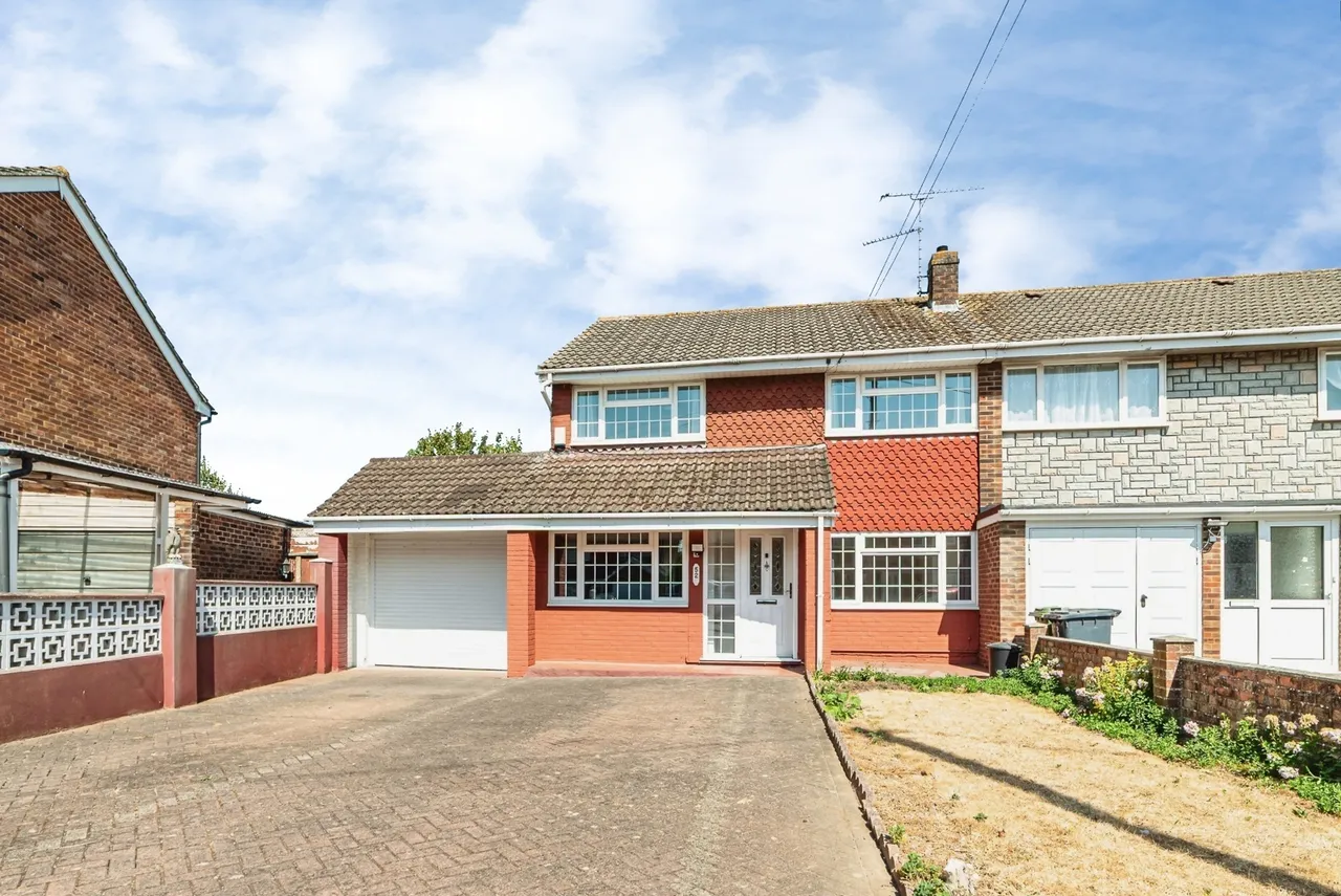 4 bed house for sale, Hillary Road, Basingstoke, RG21