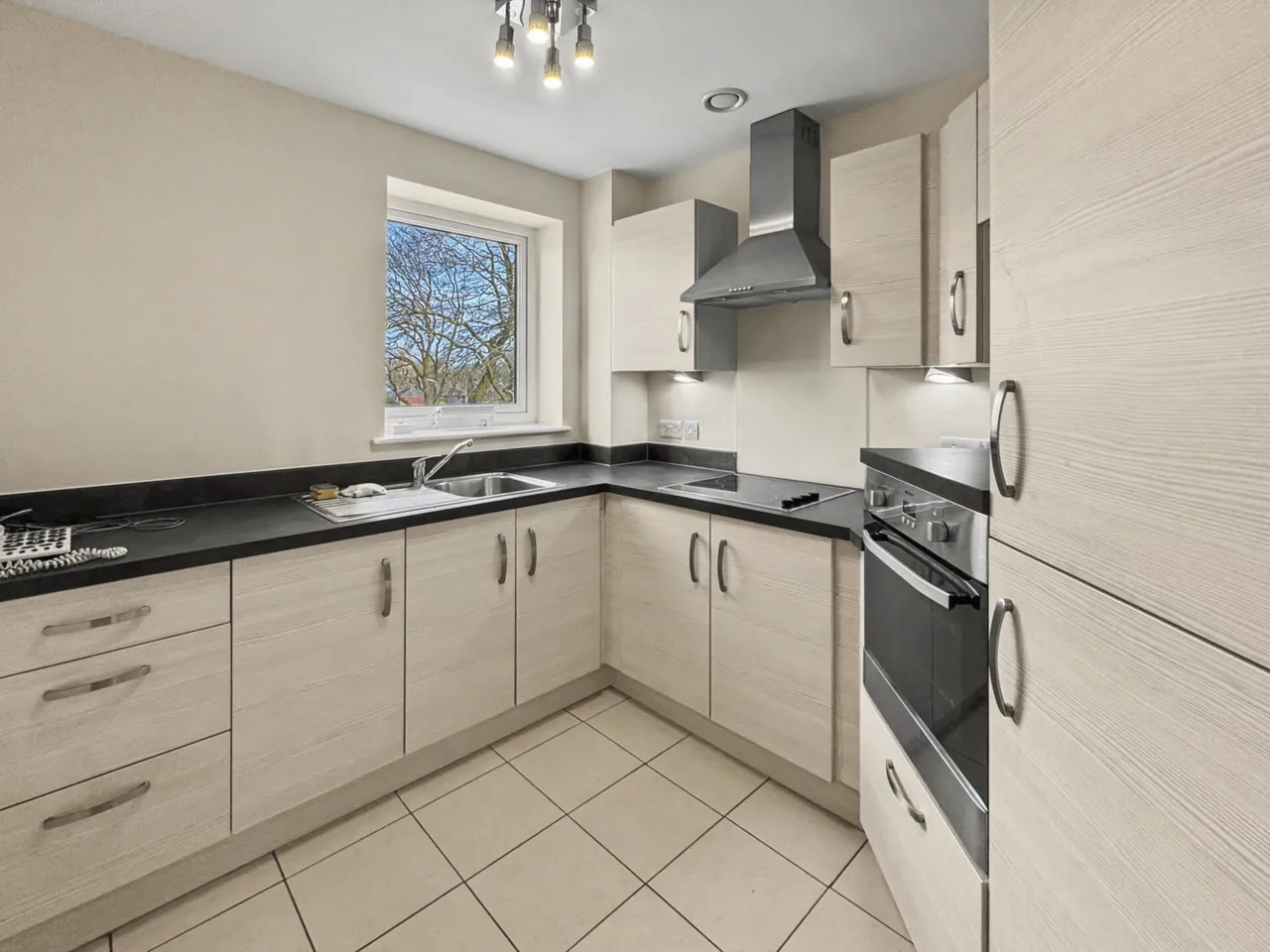 Park View Road, Prestwich, M25, photo 2