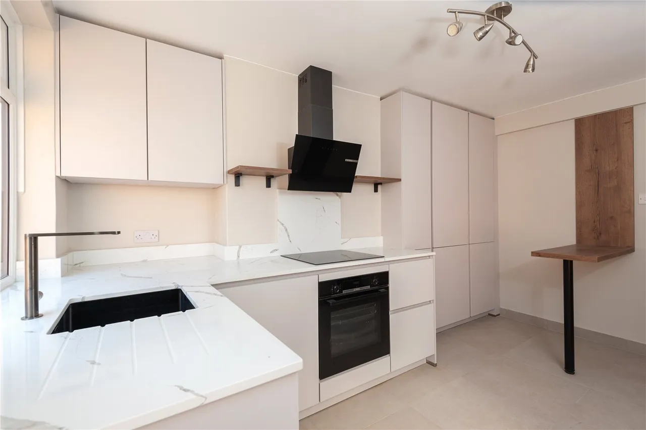 Queens Road, Twickenham, TW1, photo 2