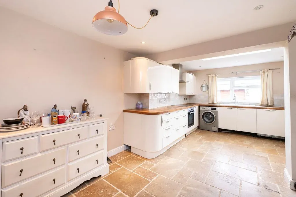 Weston Road, Aston Clinton, Aylesbury, Buckinghamshire, HP22 5EG, photo 5